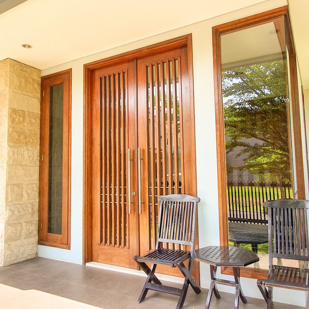 pintu kupu tarung